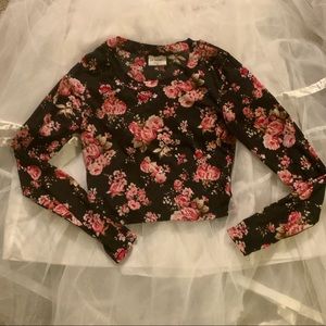Long sleeve floral crop top